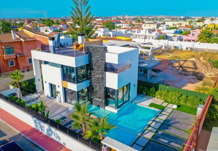 Villa a Torrevieja, Alicante, Torrevieja - € 695.000 | Ref: ks4953 - foto 1